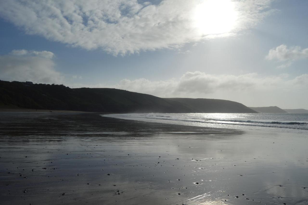 Vila Galwad Y Mor A Coastal Escape In Pembrokeshire'S National Parks Lamphey Exteriér fotografie
